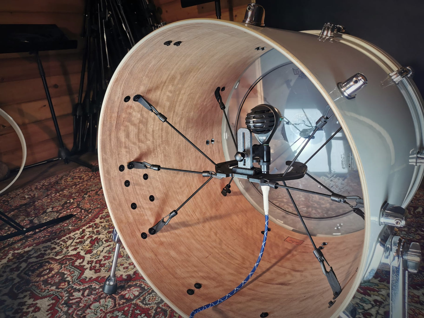 UBERMOUNT holder for kick drum inside microphone, non-invasive mounting