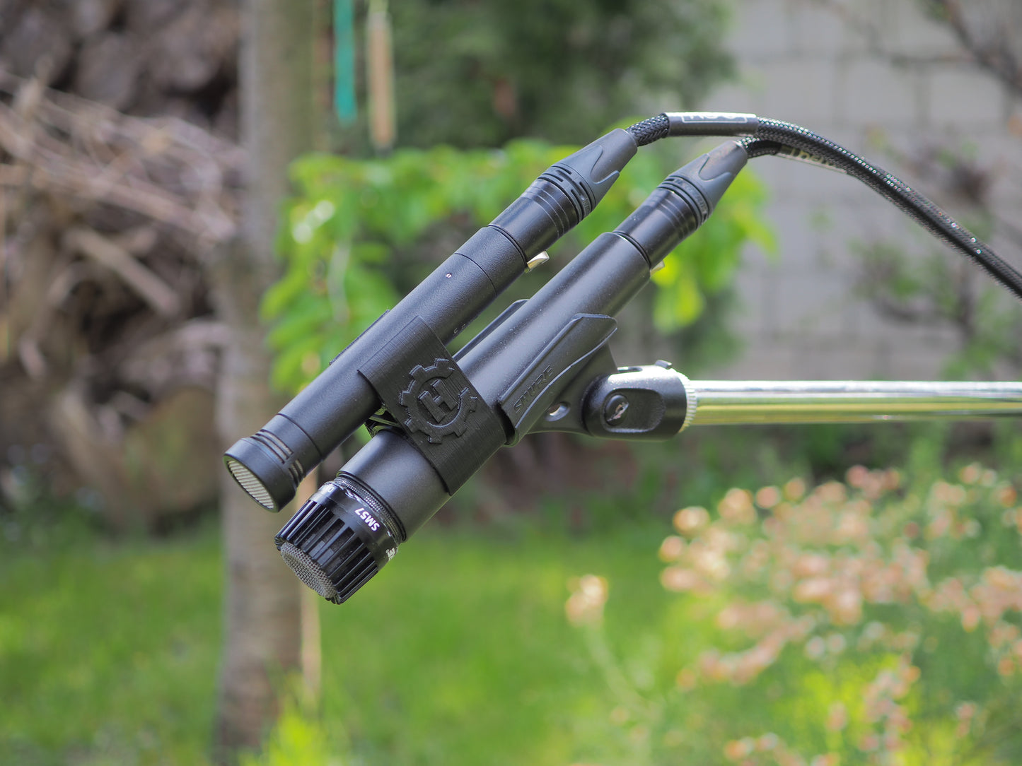 SM 19 holder for SM 57 microphone