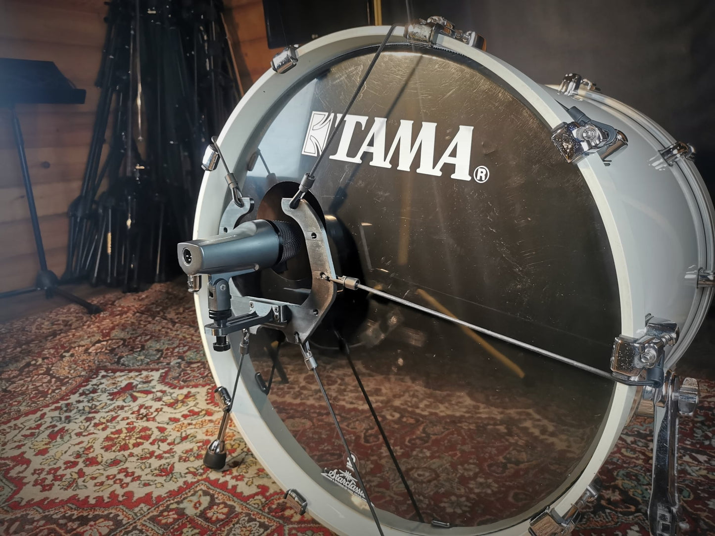 UBERMOUNT holder for kick drum inside microphone, non-invasive mounting